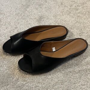 Like new- Open-Toe Slides